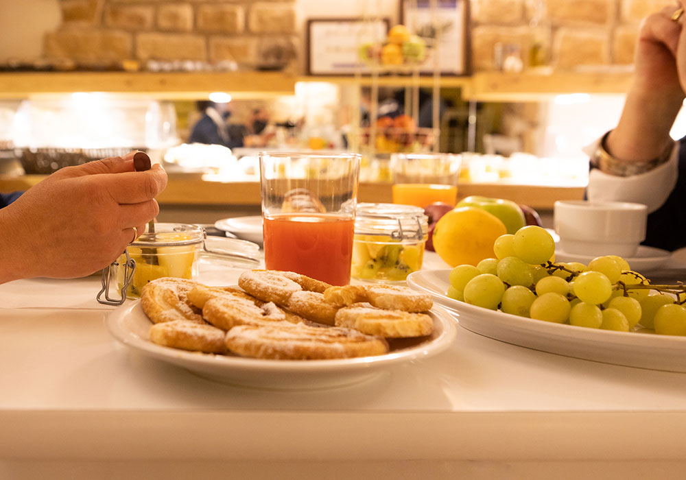 dormire-a-volterra-colazione-grand-buffet